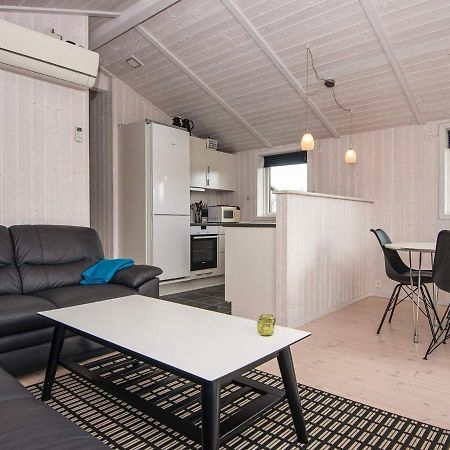 Three-Bedroom Holiday Home In Juelsminde 18 Sonderby  Zewnętrze zdjęcie