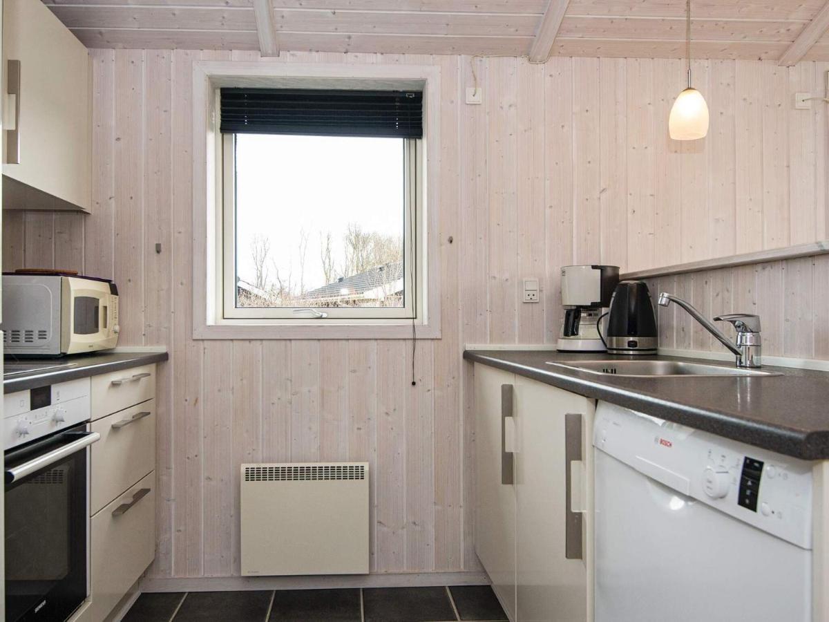 Three-Bedroom Holiday Home In Juelsminde 18 Sonderby  Zewnętrze zdjęcie