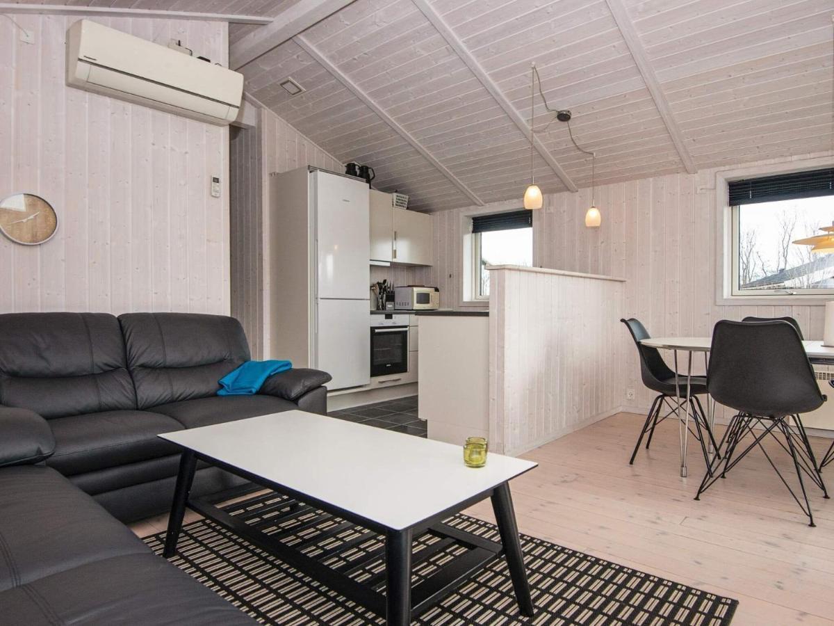 Three-Bedroom Holiday Home In Juelsminde 18 Sonderby  Zewnętrze zdjęcie