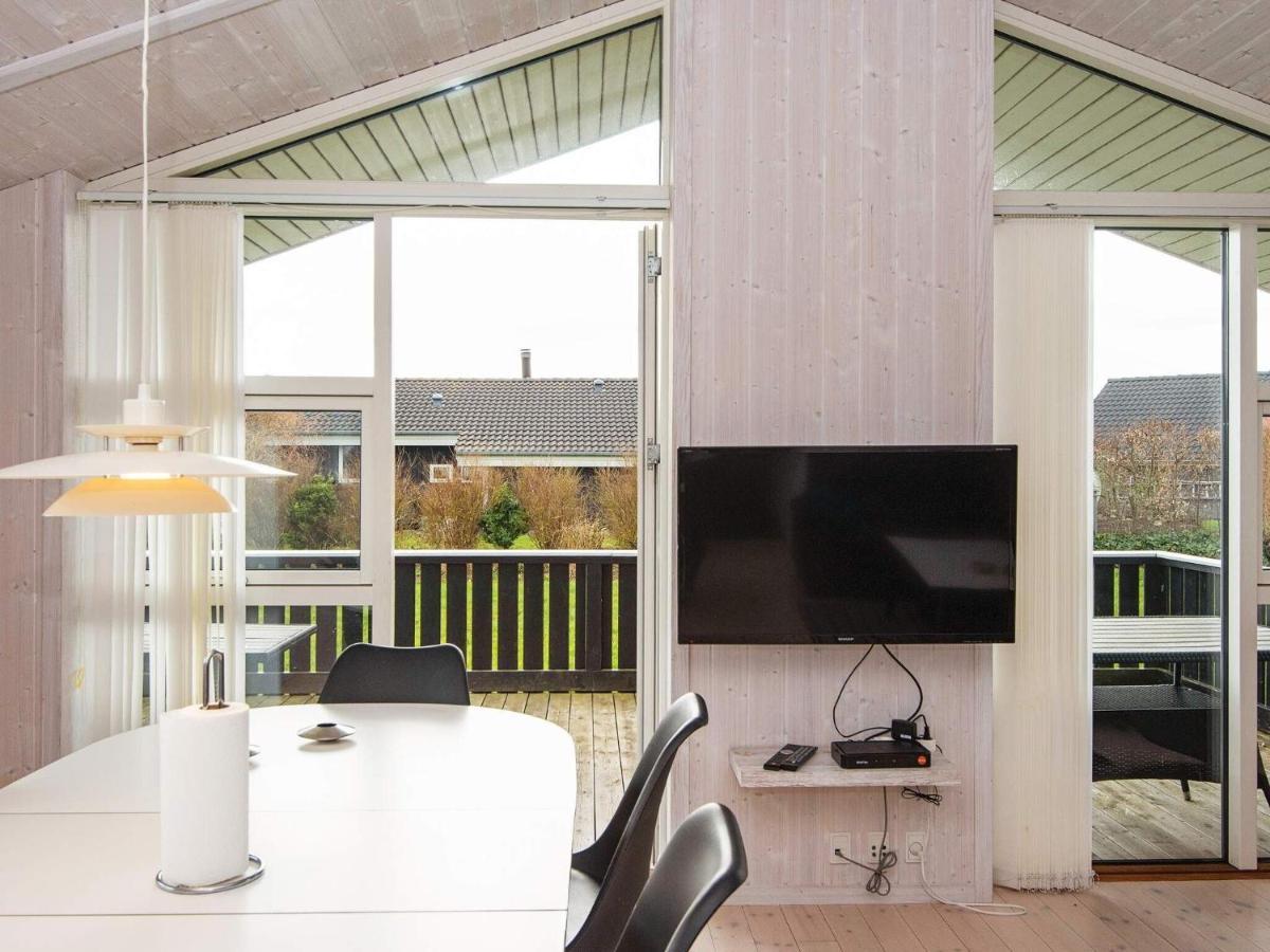 Three-Bedroom Holiday Home In Juelsminde 18 Sonderby  Zewnętrze zdjęcie