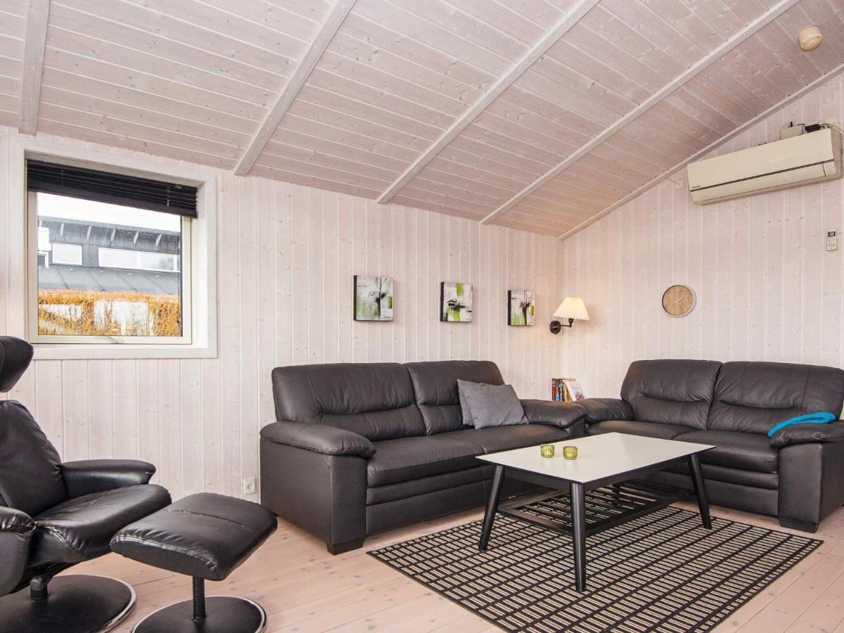 Three-Bedroom Holiday Home In Juelsminde 18 Sonderby  Zewnętrze zdjęcie